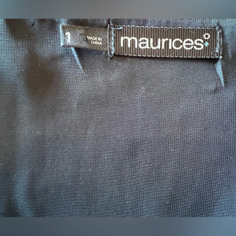 Maurices Sheer Front Cream and Black Blouse Size 1 (16-18) - Picture 4 of 5